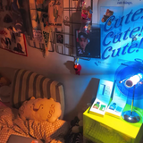 Vintage stilna LED namizna svetilka z retro dizajnom