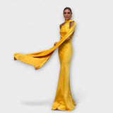 Elegantna Maxi obleka z odprtimi rameni in zavezanjem za vrat