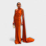 Elegantna Maxi obleka z odprtimi rameni in zavezanjem za vrat