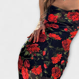Kratek bodycon obleka s cvetličnim vzorcem in naramnicami