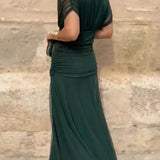 Luana - Elegantna obleka z V-izrezom