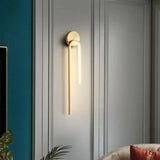 Eleganten LED stenski svetilnik za stiliziran prostor